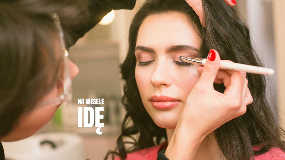 Read more about the article Co powinna wiedzieć kobieta idąca na wesele?