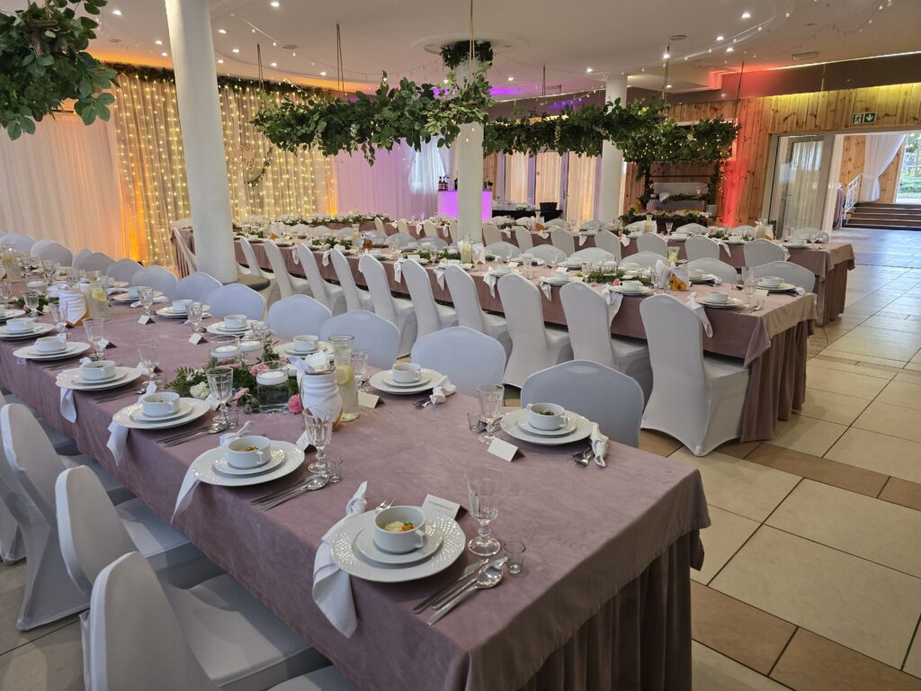 karmuszka w Łopkajnach, sla weselna